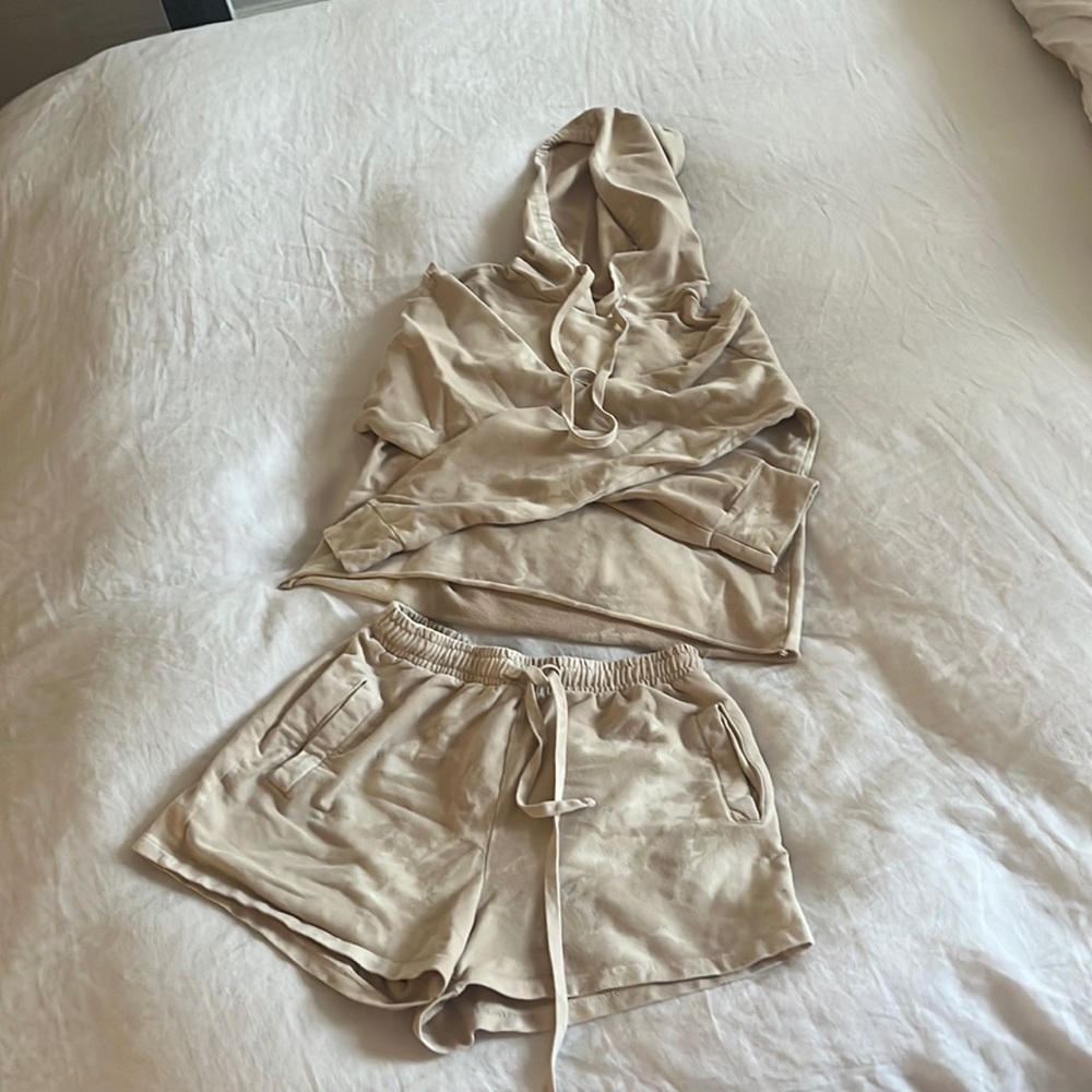 Carbon 38 tie dye shorts and hoodie set